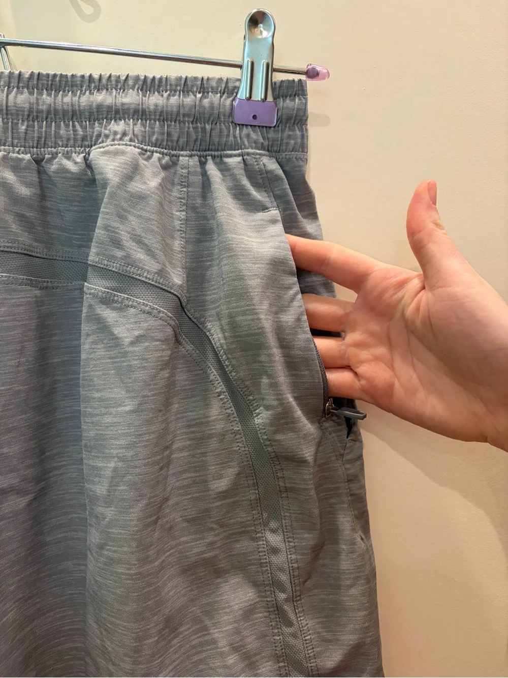 Lululemon Pace Breaker Short Linerless 7” in Heather Allover Sea Salt Light Cast